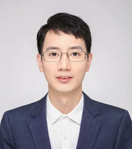 Young researcher Cheng Wei from the Institute of Brain-inspired Intelligence Science and Technology at Fudan University came to the school to give a report