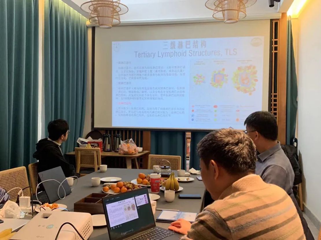 The institute and the Pathology Department of Gulou Hospital held a pathological artificial intelligence academic salon event