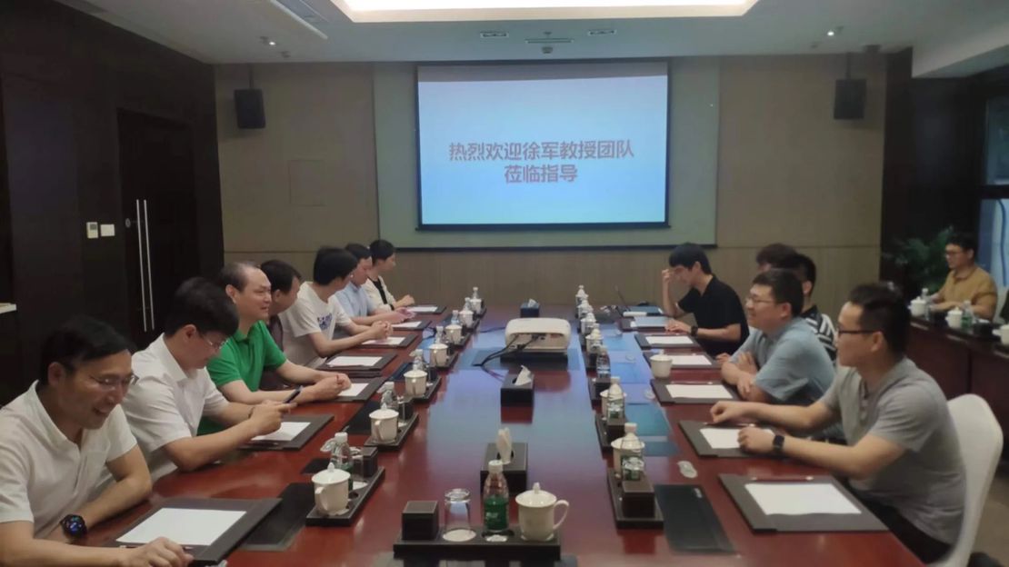 The Smart Medical Research Institute team visited many hospitals in Shanghai for exchanges